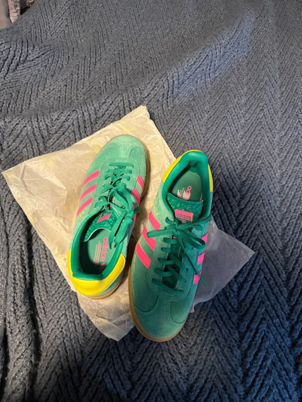 adidas Green Pink Yellow Women's Sneakers. - Picture 1 of 8